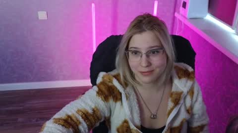 Snapshot of brandy__stars chatting on February 5, 3:55 am Belle  online show from February 5, 3:55 am
