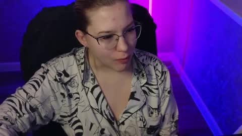 Snapshot of brandy__stars chatting on March 2, 1:58 am Belle  online show from March 2, 1:58 am