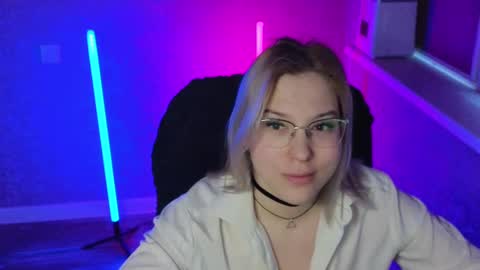 Snapshot of brandy__stars chatting on March 7, 2:04 am Belle  online show from March 7, 2:04 am