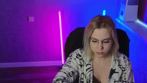 Snapshot of brandy__stars chatting on February 12, 2:56 am Belle  online show from February 12, 2:56 am