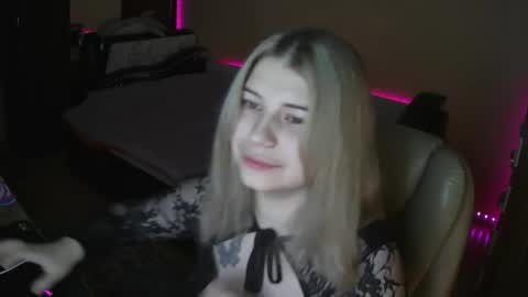 brandy_wow online show from April 9, 8:03 pm