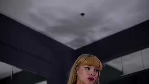 Scarlet online show from March 18, 7:14 am