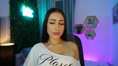 Bree online show from November 5, 7:38 pm