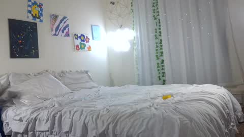 Bria Bubbles online show from January 7, 12:03 am