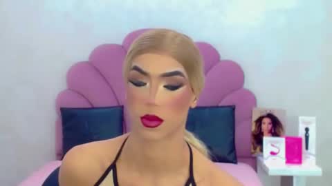 BRIANA online show from April 18, 8:16 am