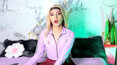 briana_white online show from June 1, 7:04 pm
