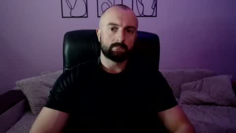 brindlefly69 online show from June 18, 10:31 am