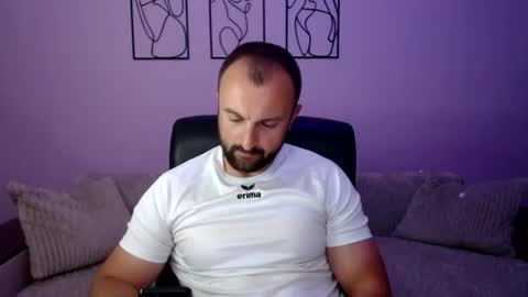 brindlefly69 online show from July 3, 10:53 am