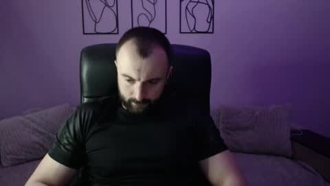 brindlefly69 online show from April 4, 10:44 am