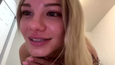 britneycherry08 online show from April 4, 10:28 pm