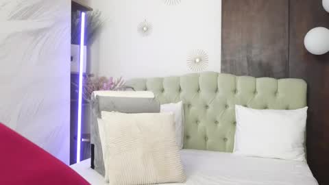 BritneySynn online show from June 8, 4:24 am