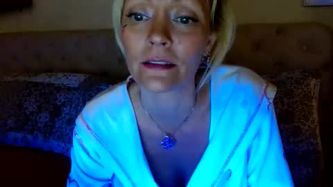 brittneychats81 online show from April 7, 4:58 am