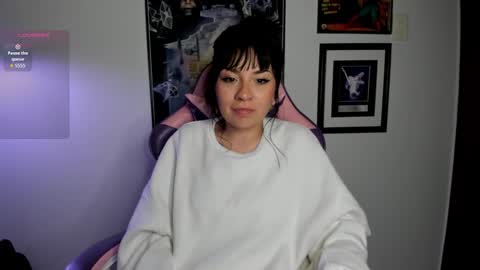 Laura online show from December 19, 1:56 am