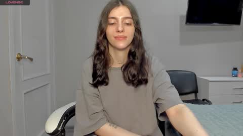 broosnica1 online show from December 18, 9:37 am