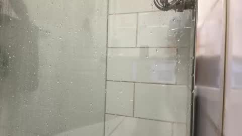 brownboyli online show from April 12, 5:11 am