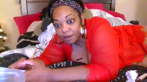 brownroundrenee online show from November 29, 5:09 pm