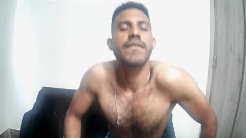 bruce_1111 online show from March 13, 9:18 pm