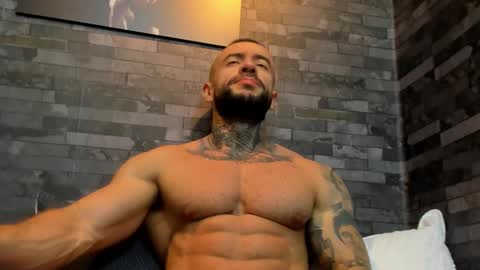 brucedallas online show from September 19, 1:43 am