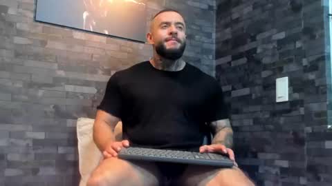 brucedallas online show from July 15, 4:07 am