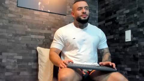 brucedallas online show from July 23, 2:53 am