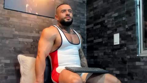 brucedallas online show from June 28, 3:57 am