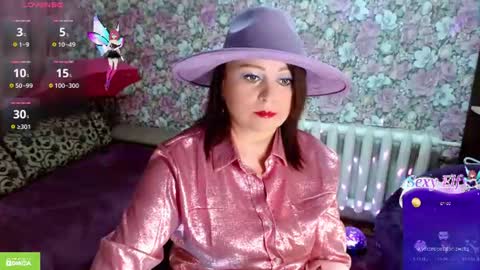 Julia online show from June 23, 9:43 pm