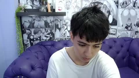 Snapshot of bryce_evans chatting on December 19, 9:06 pm B R Y C E  online show from December 19, 9:06 pm