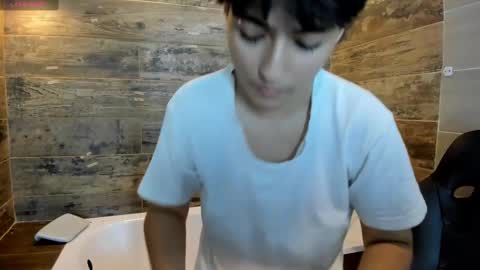 Snapshot of bryce_evans chatting on February 26, 8:47 pm B R Y C E  online show from February 26, 8:47 pm