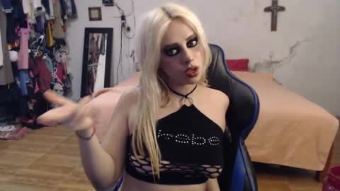 Isabella but call me isa  online show from July 21, 4:47 am