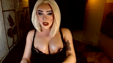 Lucienne online show from November 29, 8:16 pm