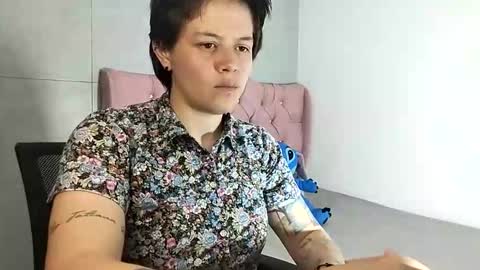 bug2025 online show from September 10, 4:46 am