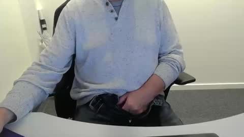 Snapshot of buggemann chatting on October 8, 3:13 am buggemann online show from October 8, 3:13 am