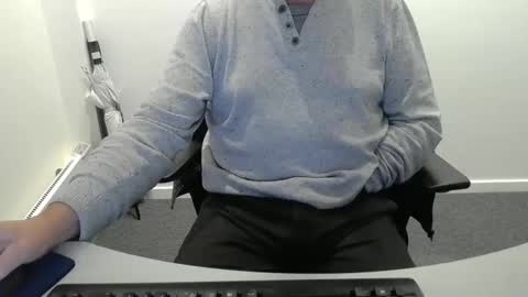 Snapshot of buggemann chatting on October 23, 3:19 am buggemann online show from October 23, 3:19 am