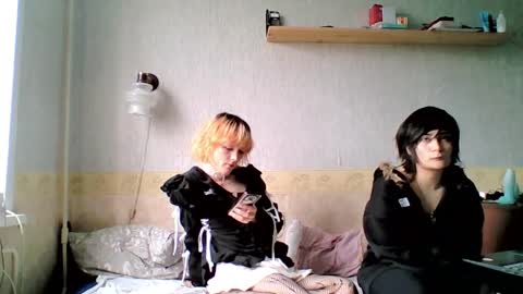 Elly and Blake online show from March 28, 9:22 am