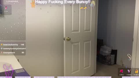 Snapshot of bunnycheekz chatting on December 10, 11:08 pm Tokki  bunny  online show from December 10, 11:08 pm