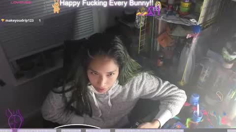 Snapshot of bunnycheekz chatting on December 5, 3:53 am Tokki  bunny  online show from December 5, 3:53 am