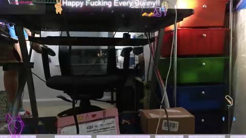 Snapshot of bunnycheekz chatting on December 9, 3:50 am Tokki  bunny  online show from December 9, 3:50 am