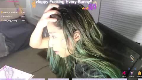 Snapshot of bunnycheekz chatting on December 3, 5:04 am Tokki  bunny  online show from December 3, 5:04 am