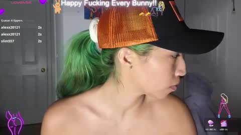 Snapshot of bunnycheekz chatting on January 28, 5:11 am Tokki  bunny  online show from January 28, 5:11 am