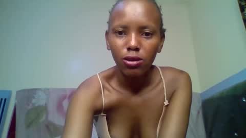 bunnydiva_ online show from December 19, 5:14 am