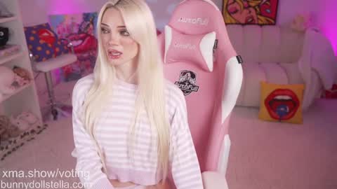 Stella online show from May 6, 10:05 pm