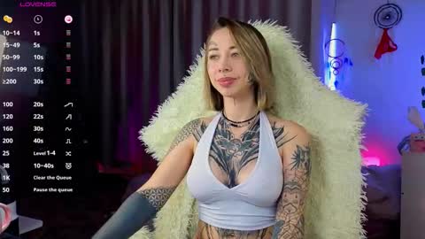 bunnykelly online show from December 17, 9:21 pm