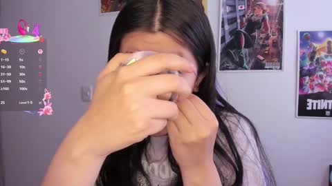 Snapshot of bunnyy09 chatting on February 17, 5:44 pm Jess online show from February 17, 5:44 pm