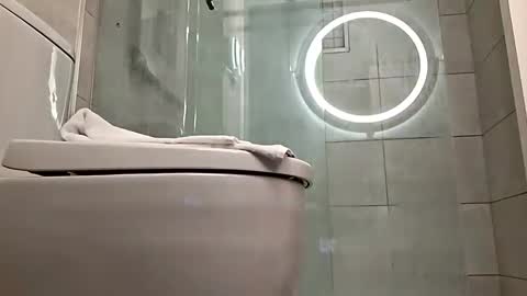 Snapshot of bushdoctor3 chatting on September 11, 7:09 am bushdoctor3 online show from September 11, 7:09 am