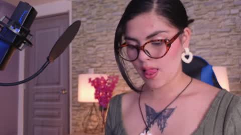 Lia Butterfly  online show from May 26, 8:37 pm