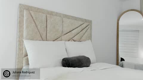    online show from November 12, 9:39 pm