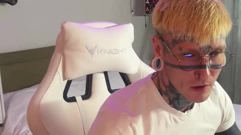 c10h15on online show from January 19, 9:19 am