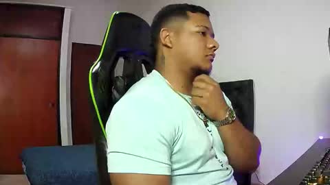 Snapshot of caballerozodi chatting on October 25, 3:12 pm caballerozodi online show from October 25, 3:12 pm