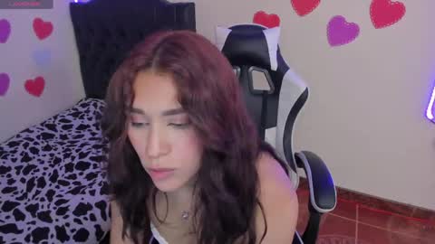 caelisse_cb online show from April 16, 9:39 pm