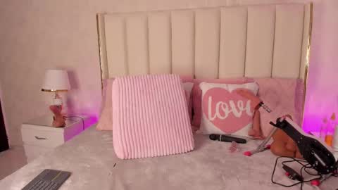 Cahitlin  online show from January 9, 7:14 am